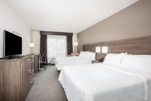 Holiday Inn Express & Suites Manhattan image 16