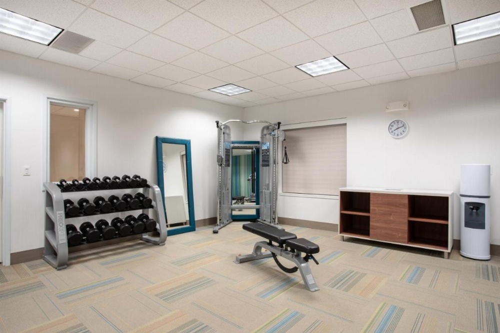 Holiday Inn Express & Suites Manhattan Image 39