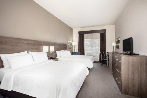 Holiday Inn Express & Suites Manhattan image 5